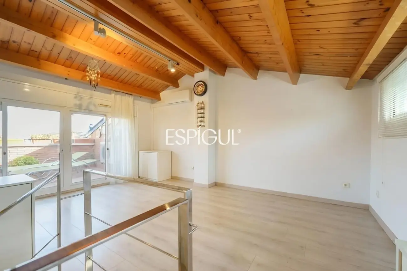 Maison mitoyenne exclusive en vente dans l&rsquo;Eixample de Sant Cugat del Vallès