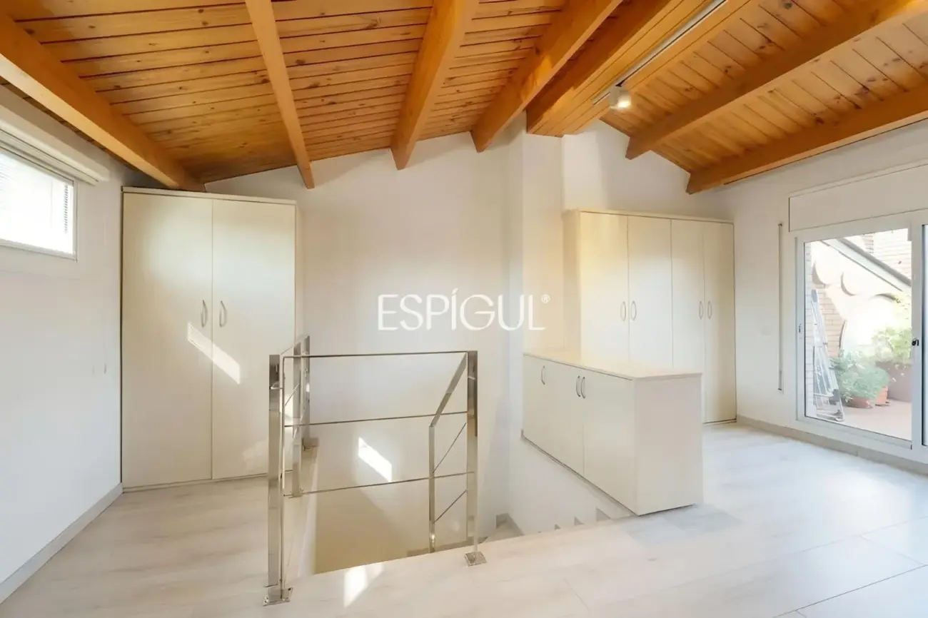 Maison mitoyenne exclusive en vente dans l&rsquo;Eixample de Sant Cugat del Vallès