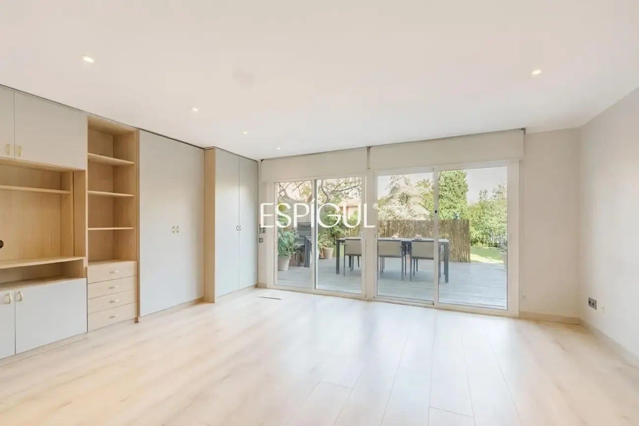 Maison mitoyenne exclusive en vente dans l&rsquo;Eixample de Sant Cugat del Vallès