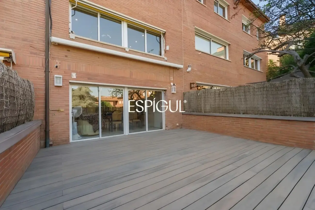 Maison mitoyenne exclusive en vente dans l&rsquo;Eixample de Sant Cugat del Vallès