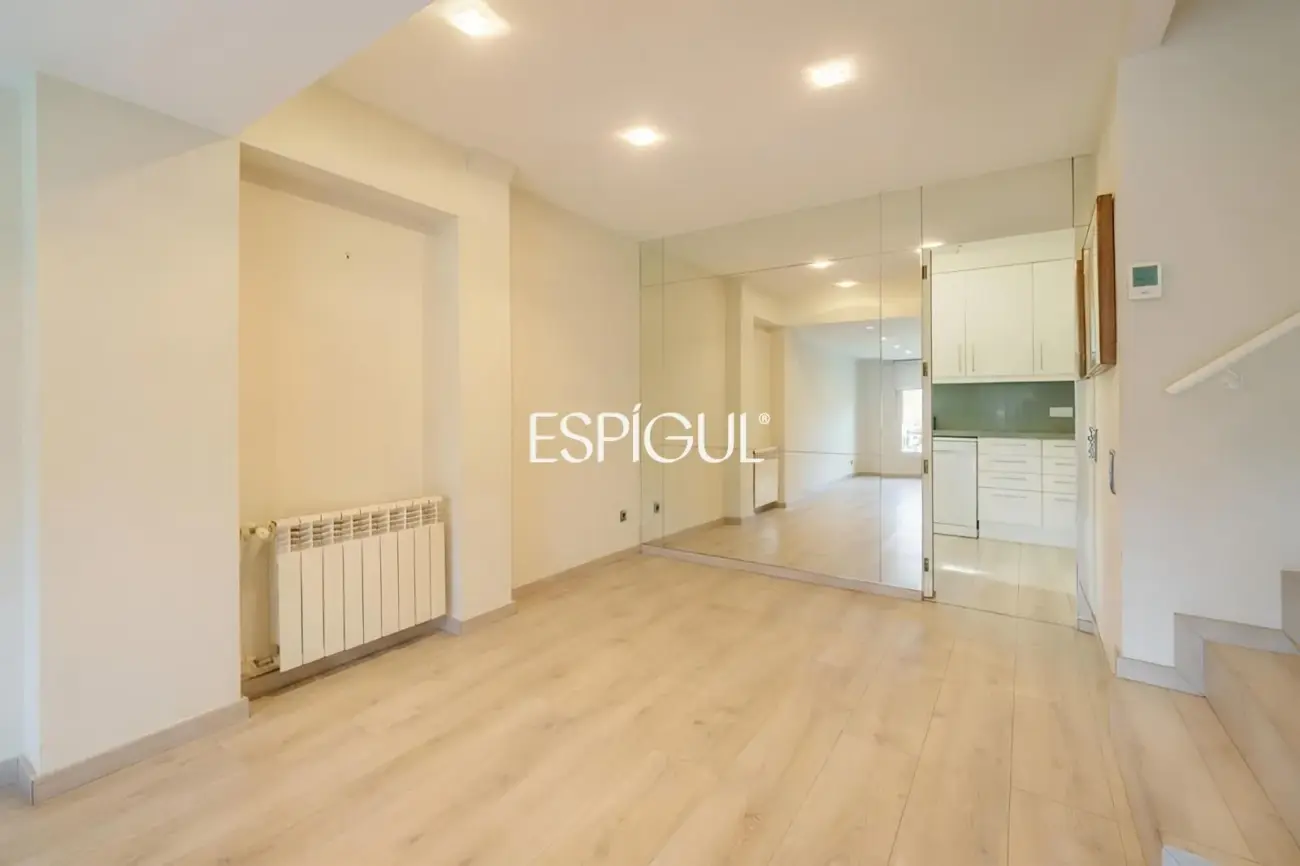 Maison mitoyenne exclusive en vente dans l&rsquo;Eixample de Sant Cugat del Vallès