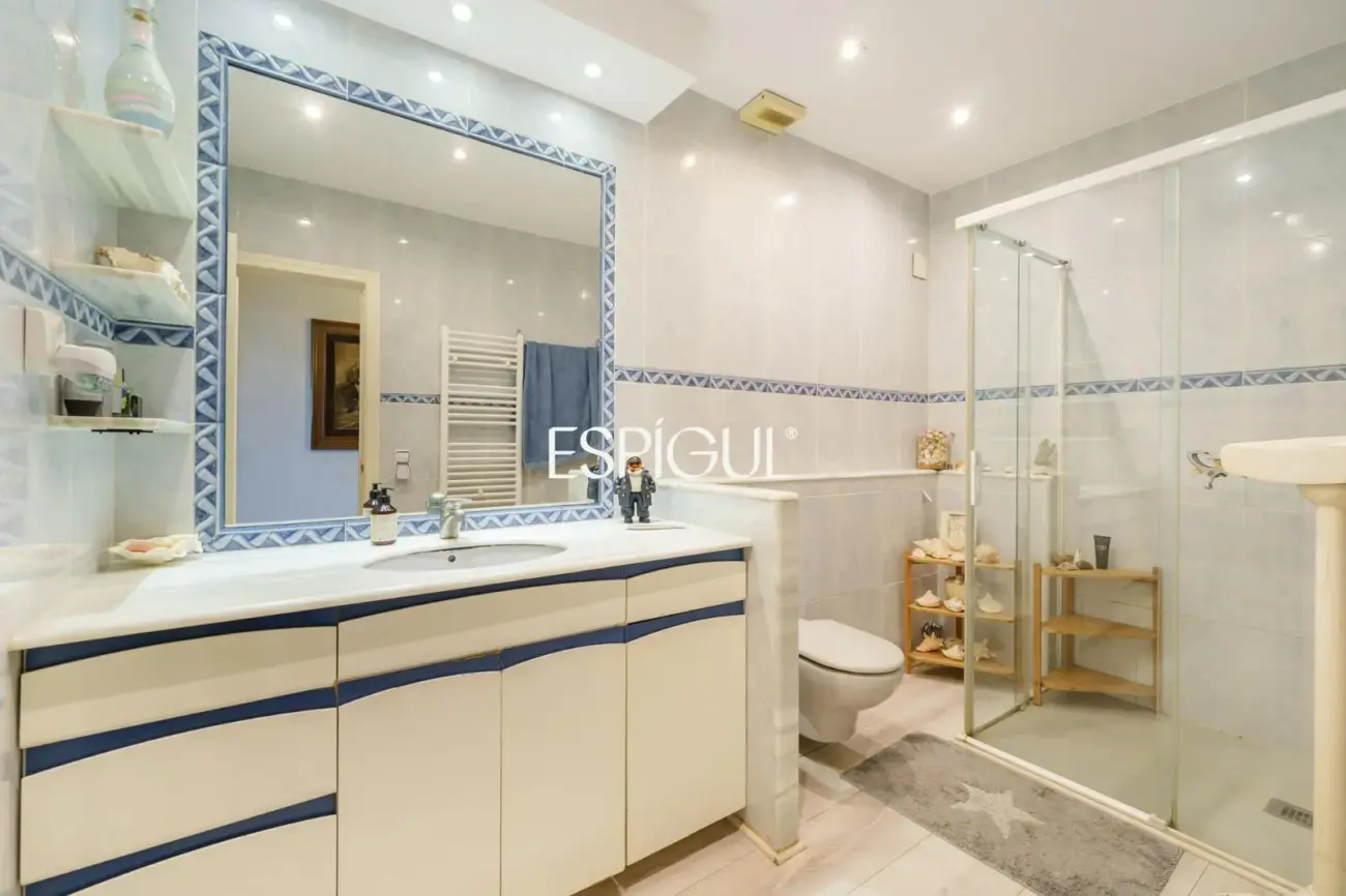 Maison mitoyenne exclusive en vente dans l&rsquo;Eixample de Sant Cugat del Vallès