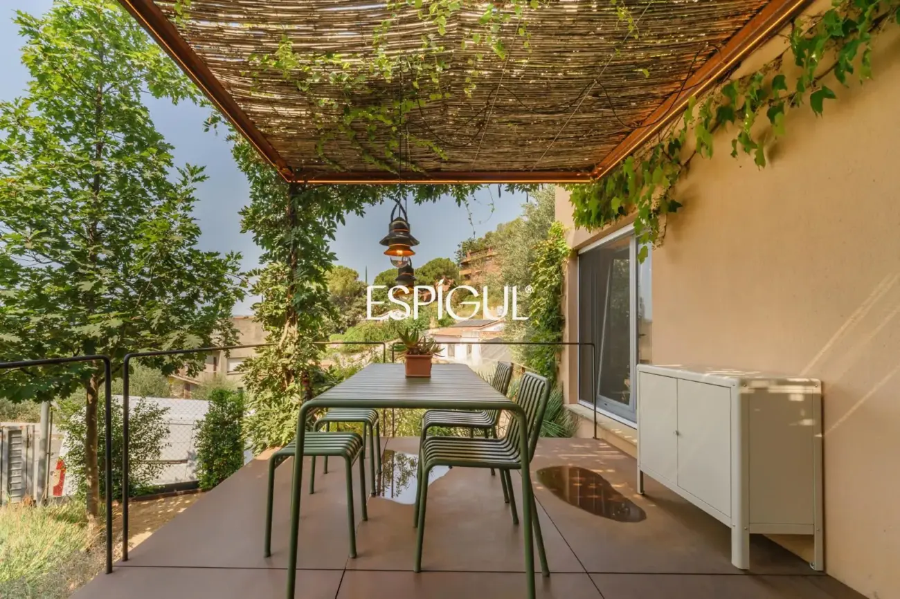 Exclusive Refurbished Property in Collserola: Design, Mountain Views, and Supreme Tranquility