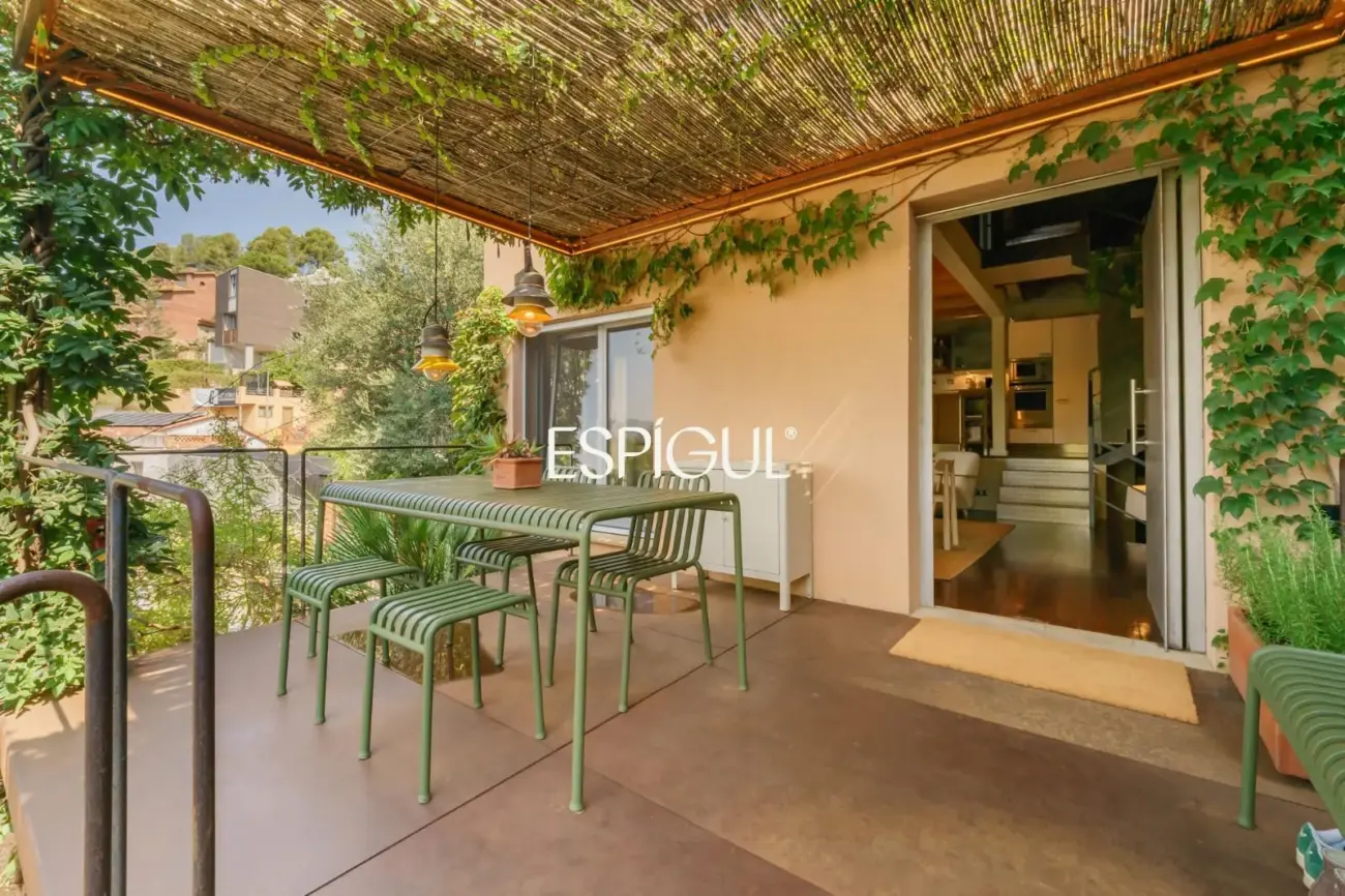 Exclusive Refurbished Property in Collserola: Design, Mountain Views, and Supreme Tranquility
