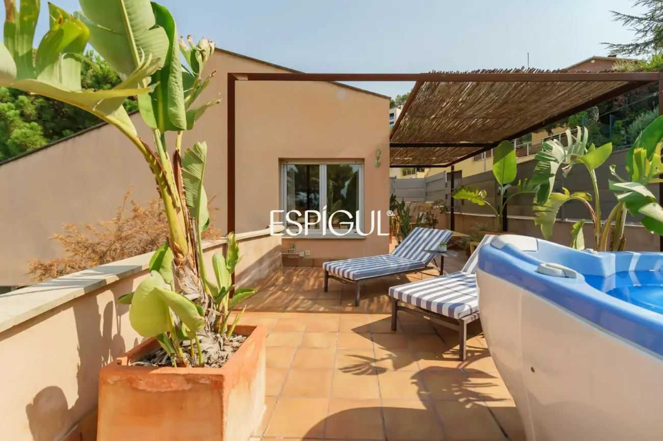 Exclusive Refurbished Property in Collserola: Design, Mountain Views, and Supreme Tranquility
