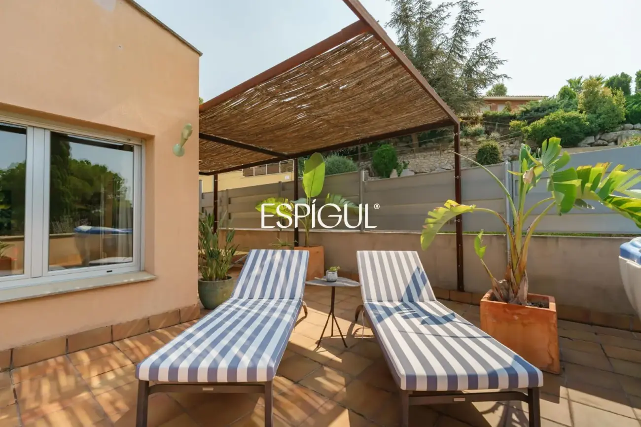 Exclusive Refurbished Property in Collserola: Design, Mountain Views, and Supreme Tranquility
