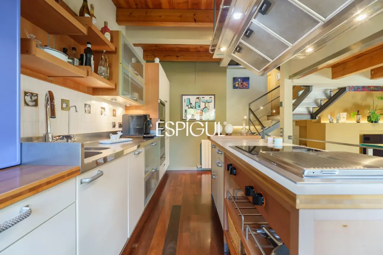 Exclusive Refurbished Property in Collserola: Design, Mountain Views, and Supreme Tranquility