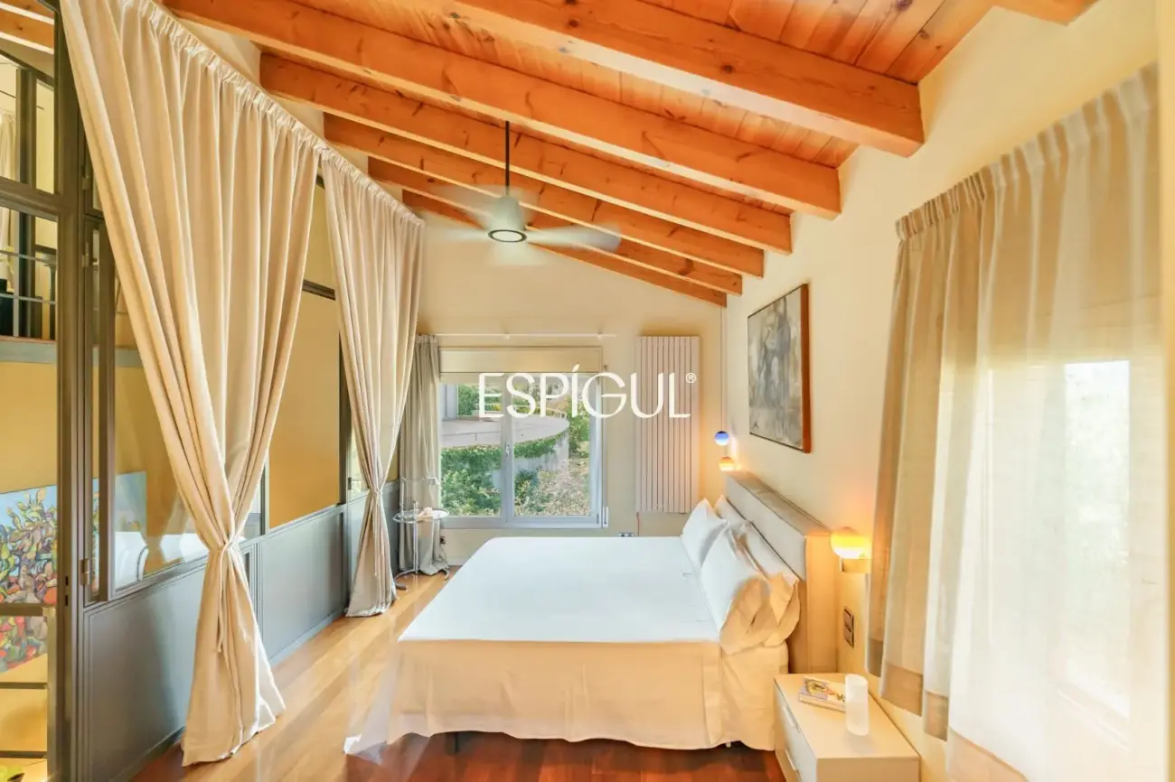 Exclusive Refurbished Property in Collserola: Design, Mountain Views, and Supreme Tranquility