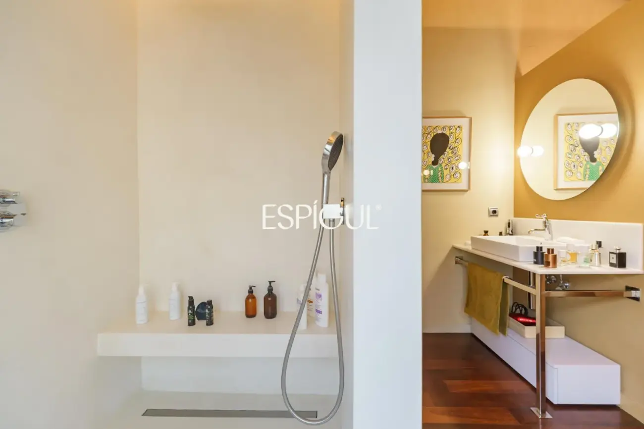 Exclusive Refurbished Property in Collserola: Design, Mountain Views, and Supreme Tranquility