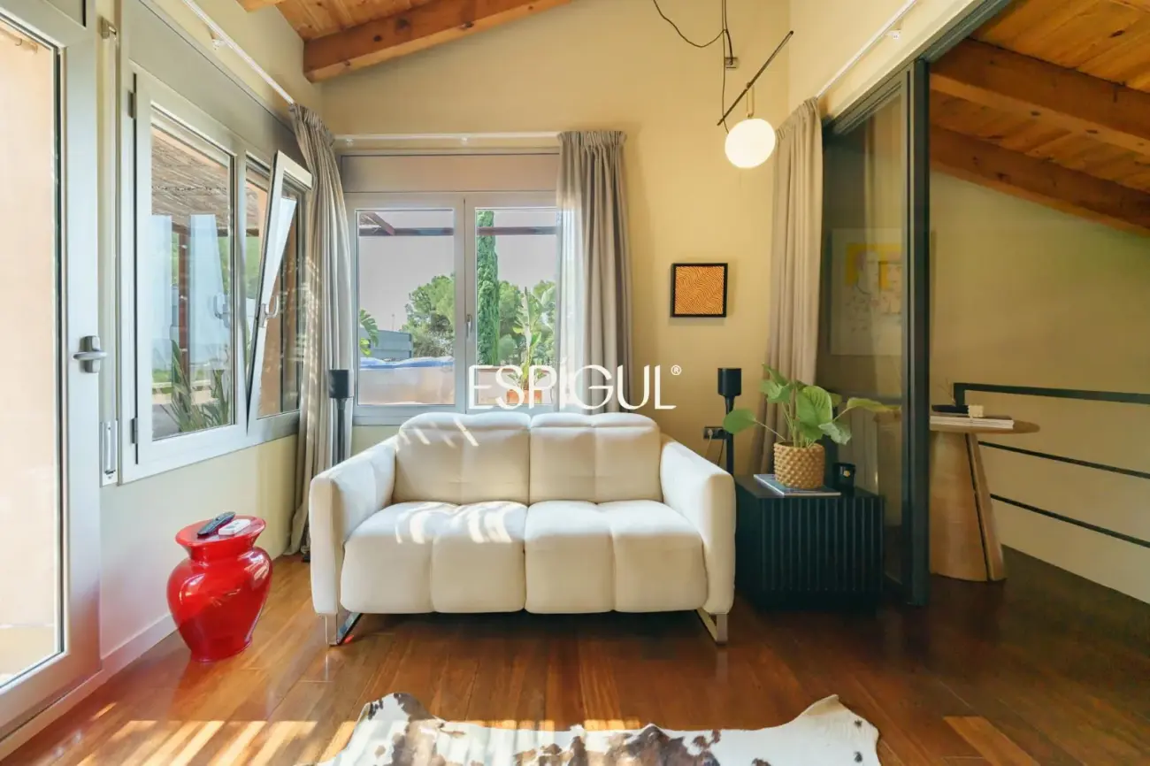 Exclusive Refurbished Property in Collserola: Design, Mountain Views, and Supreme Tranquility