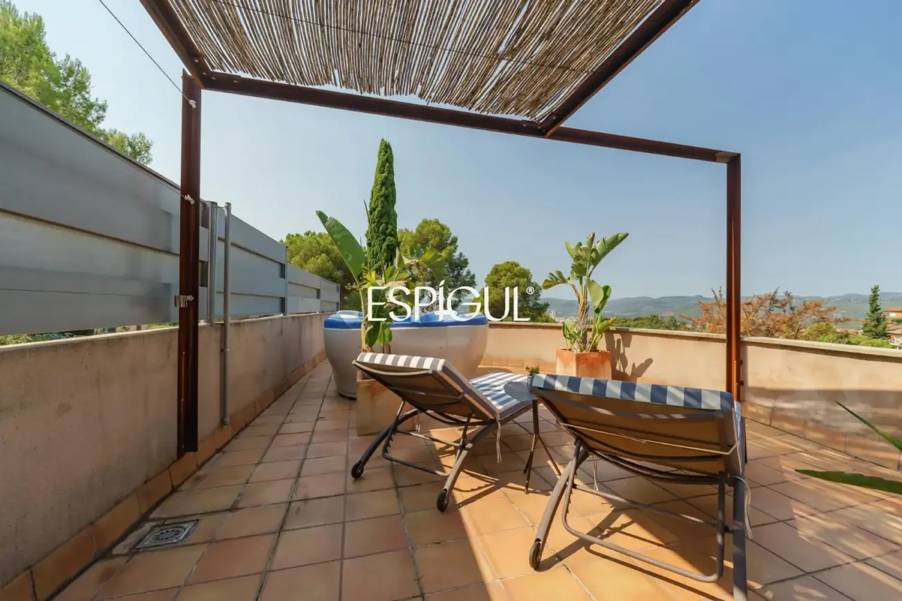 Exclusive Refurbished Property in Collserola: Design, Mountain Views, and Supreme Tranquility