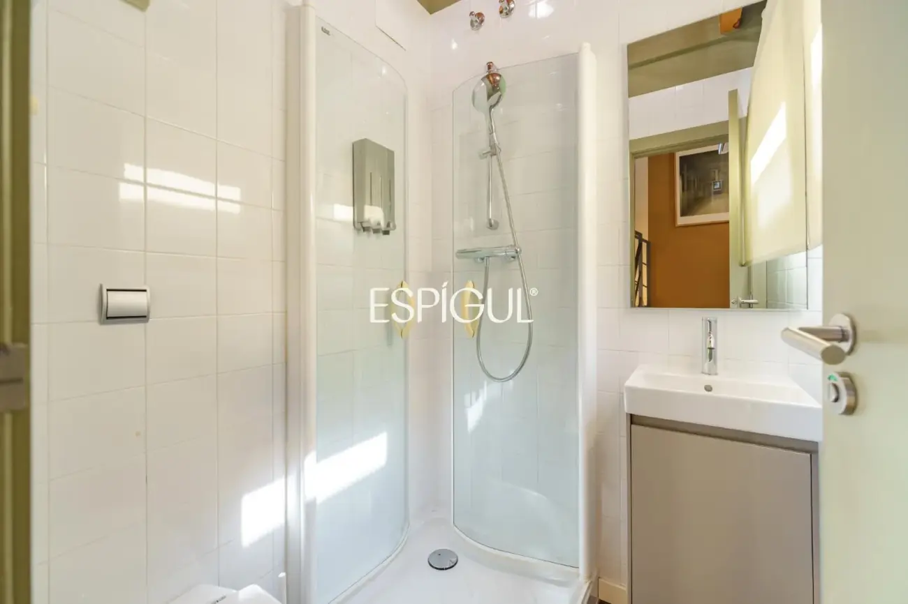 Exclusive Refurbished Property in Collserola: Design, Mountain Views, and Supreme Tranquility