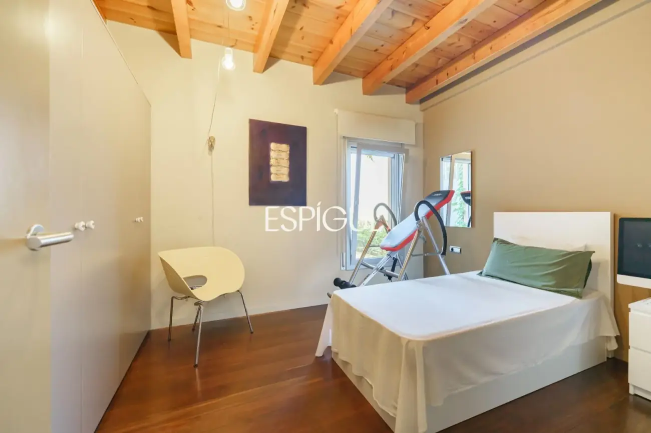 Exclusive Refurbished Property in Collserola: Design, Mountain Views, and Supreme Tranquility
