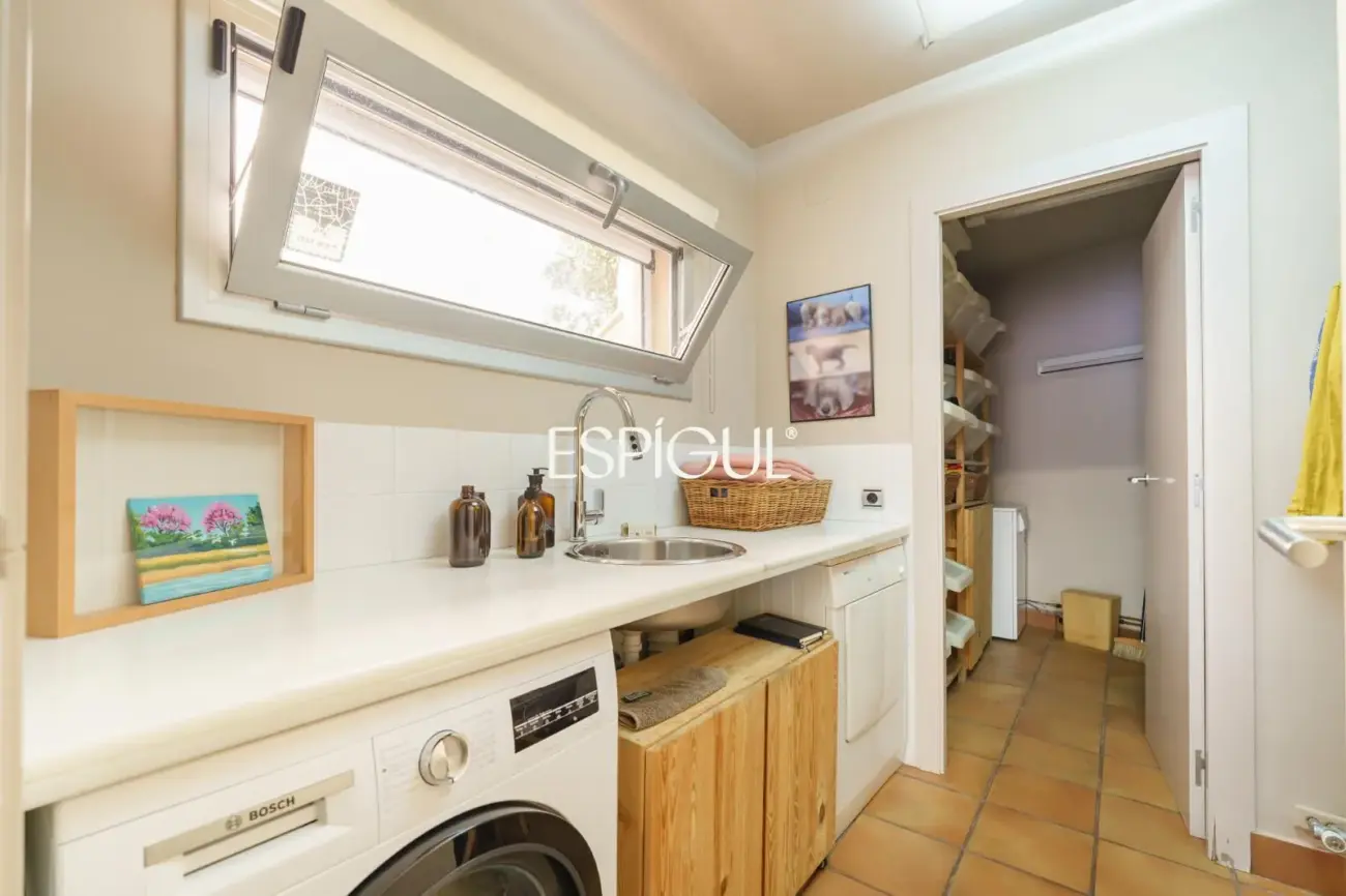 Exclusive Refurbished Property in Collserola: Design, Mountain Views, and Supreme Tranquility