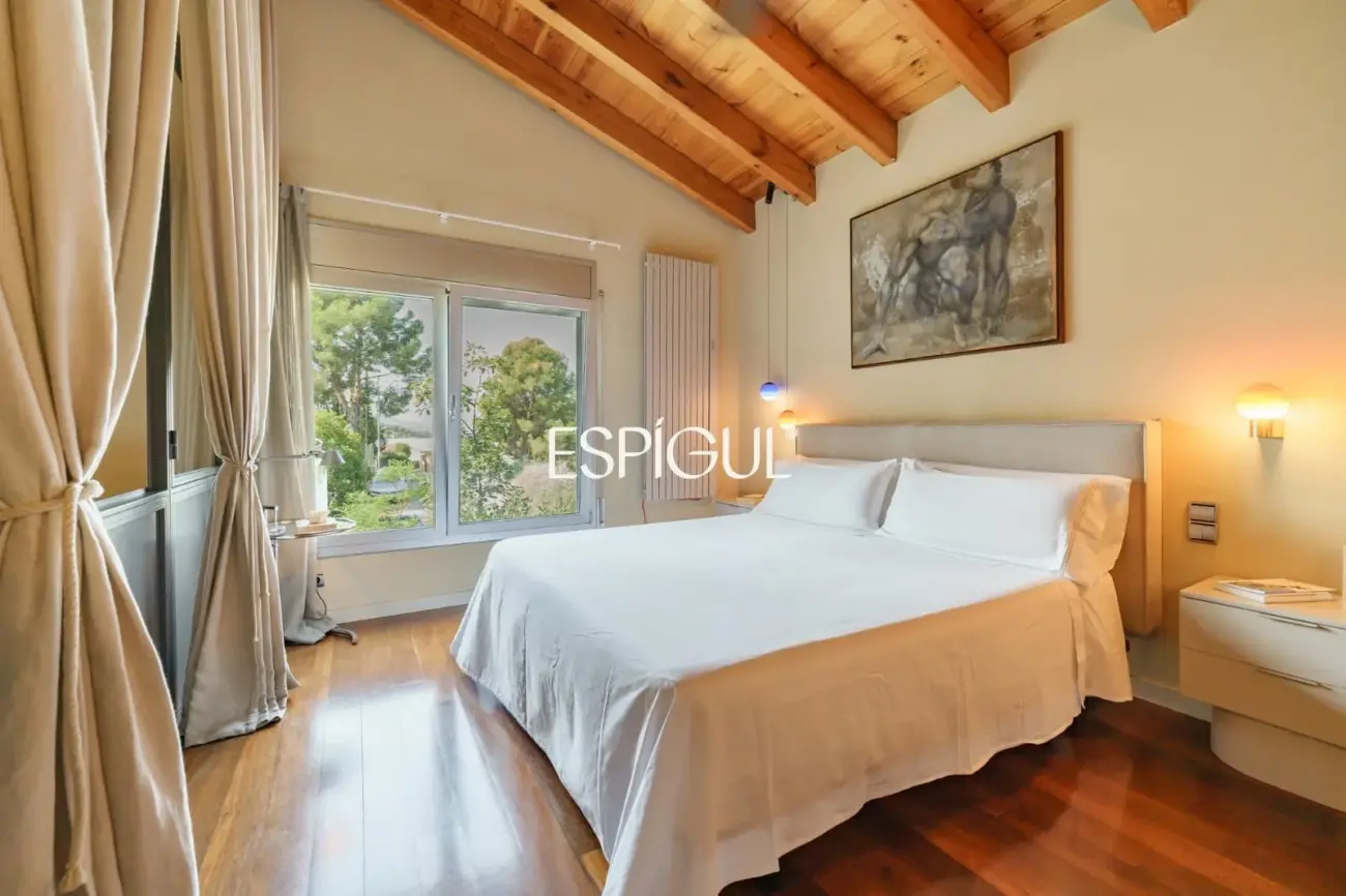 Exclusive Refurbished Property in Collserola: Design, Mountain Views, and Supreme Tranquility