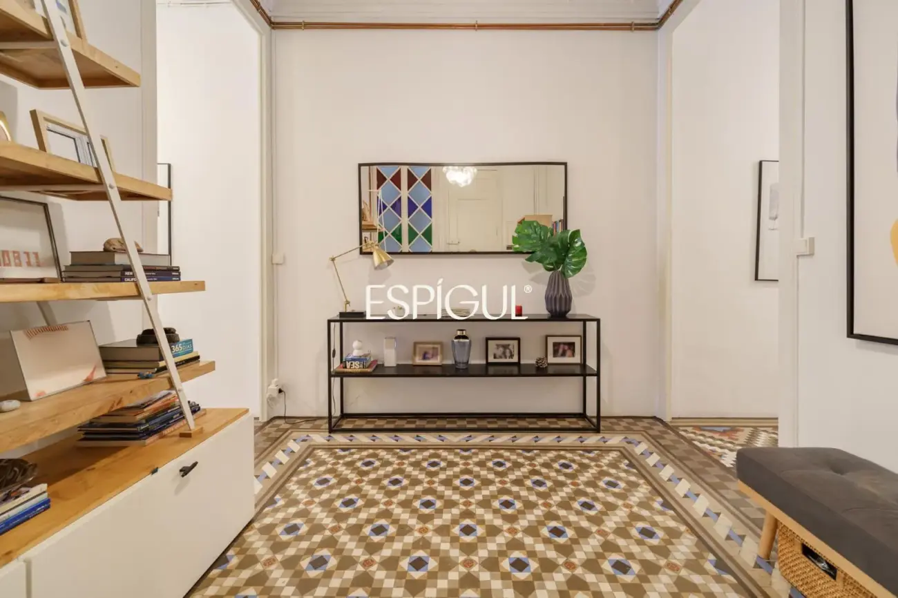 Exclusiva vivienda con terraza en venta en el Quadrat d’Or, Eixample Dret