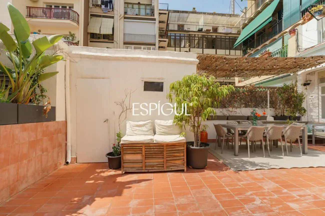 Exclusiva vivienda con terraza en venta en el Quadrat d’Or, Eixample Dret