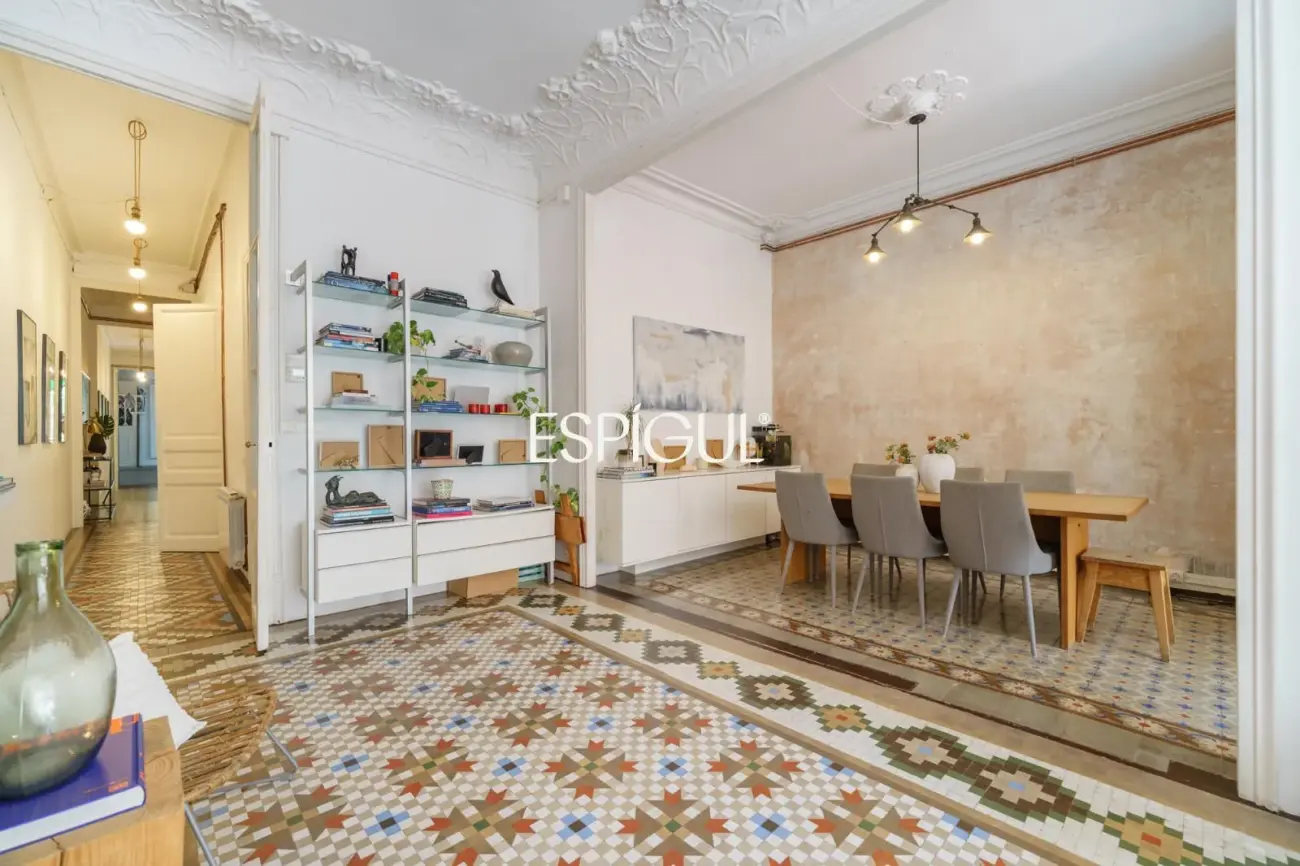 Exclusiva vivienda con terraza en venta en el Quadrat d’Or, Eixample Dret