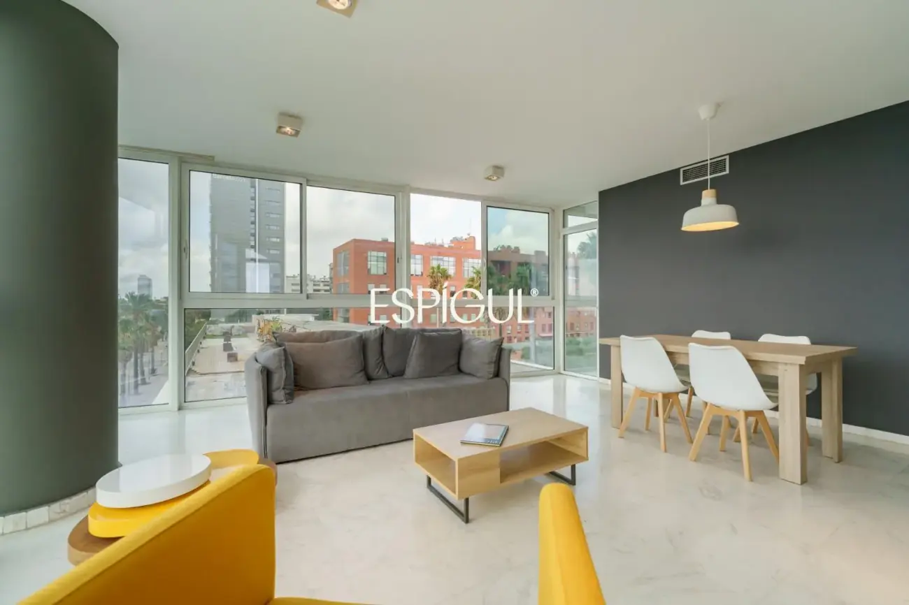 Exclusiva vivienda frente al mar en edificio de Ricardo Bofill