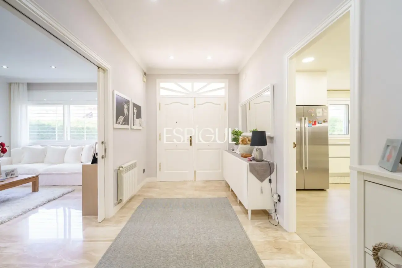 Exclusivo chalet independiente muy próximo al centro de Teià