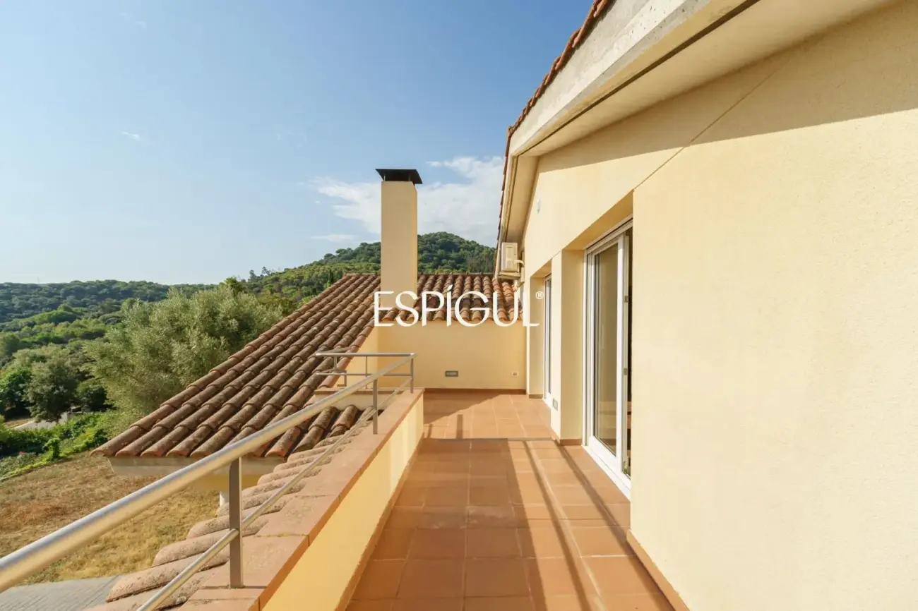 Magnífica casa unifamiliar con amplios espacios y vistas panorámicas en Vallromanes