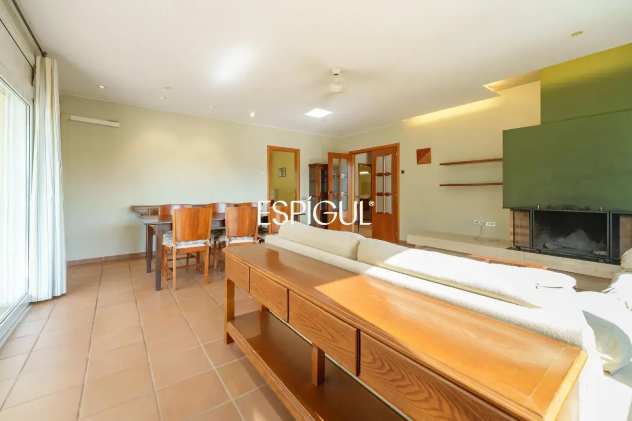 Magnífica casa unifamiliar con amplios espacios y vistas panorámicas en Vallromanes