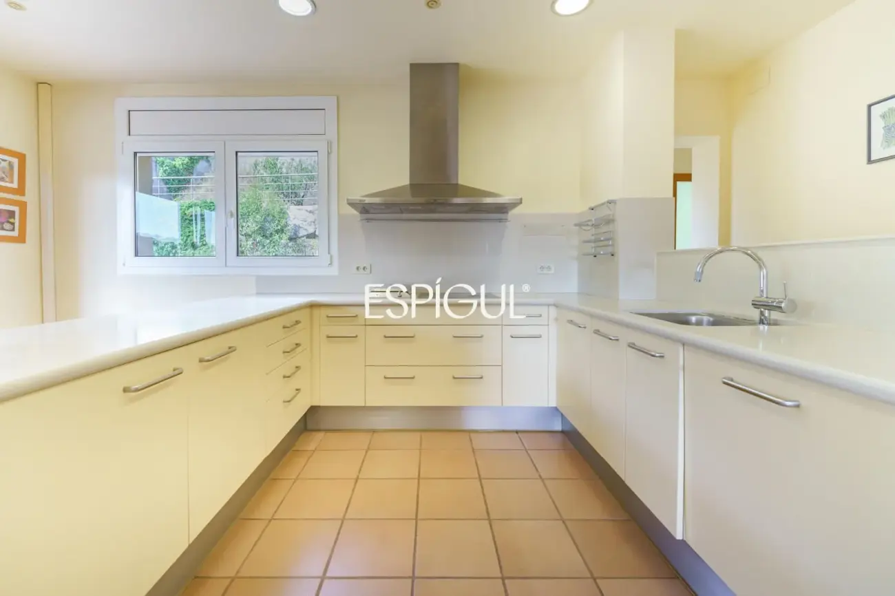 Magnífica casa unifamiliar con amplios espacios y vistas panorámicas en Vallromanes