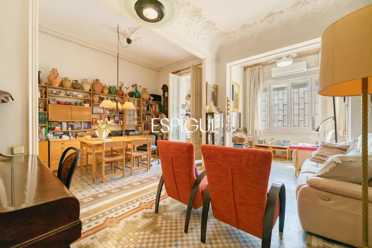 Piso a reformar en venta en el Quadrat d’Or, Eixample Dret