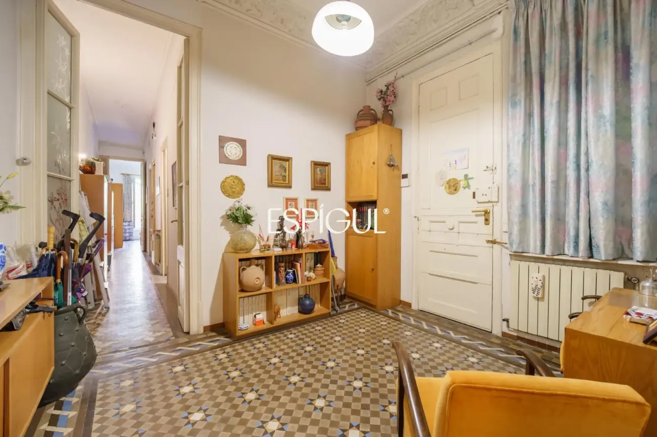 Piso a reformar en venta en el Quadrat d’Or, Eixample Dret