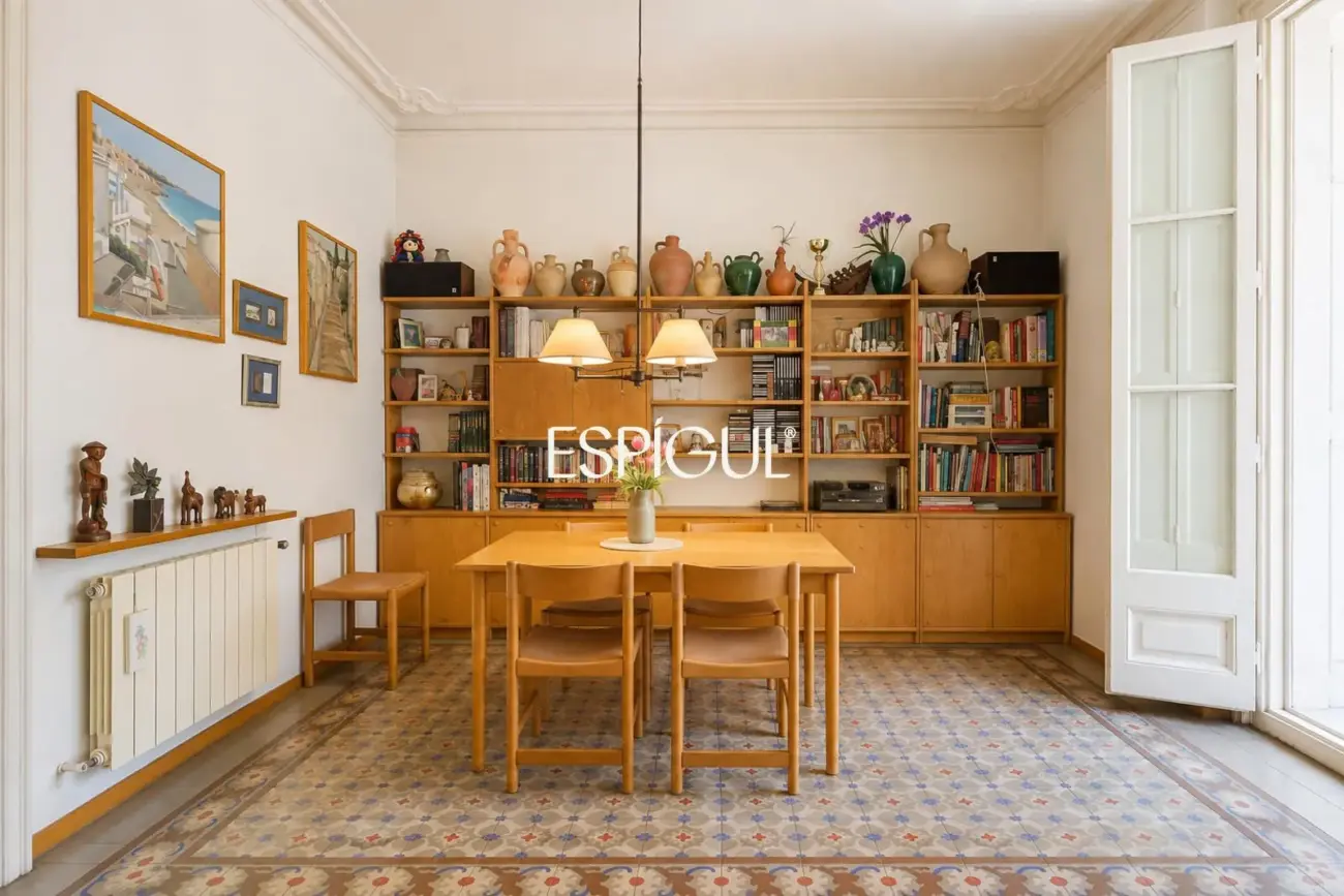 Piso a reformar en venta en el Quadrat d’Or, Eixample Dret