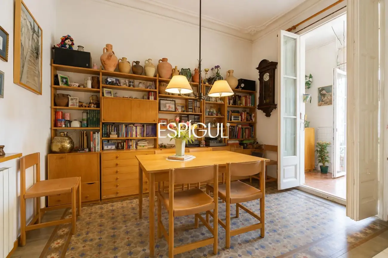 Piso a reformar en venta en el Quadrat d’Or, Eixample Dret