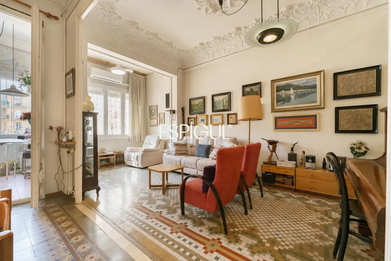 Piso a reformar en venta en el Quadrat d’Or, Eixample Dret