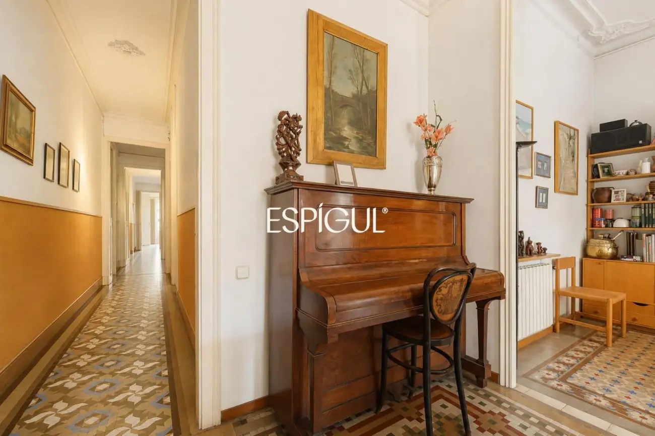 Piso a reformar en venta en el Quadrat d’Or, Eixample Dret