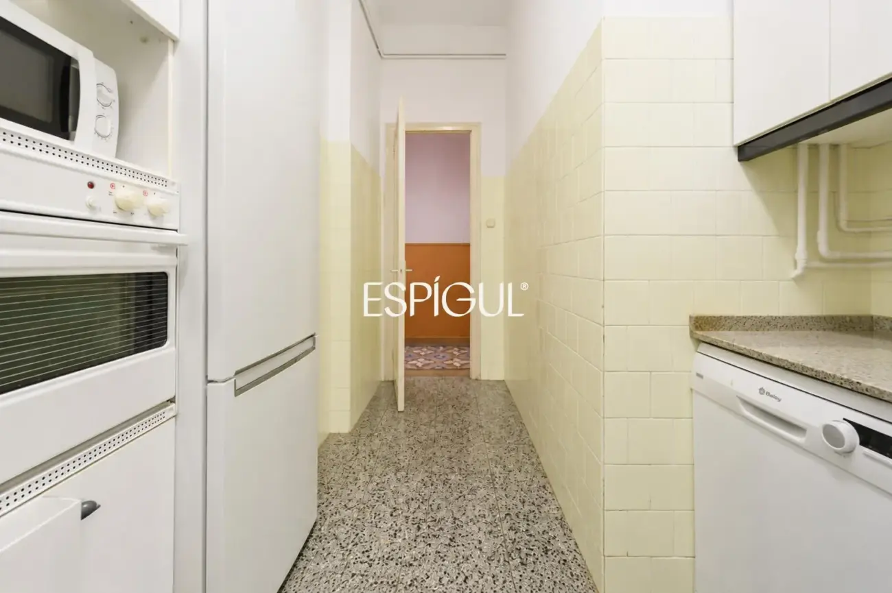 Piso a reformar en venta en el Quadrat d’Or, Eixample Dret