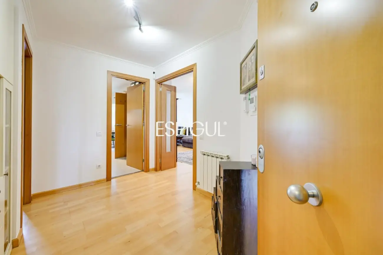 Piso en venta cuatro habitaciones, zona comunitaria en Torreblanca, Sant Cugat