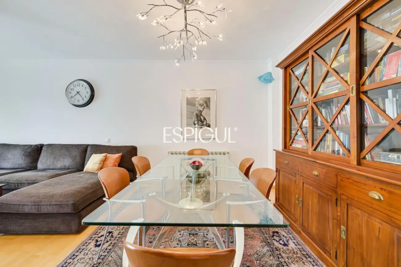 Piso en venta cuatro habitaciones, zona comunitaria en Torreblanca, Sant Cugat