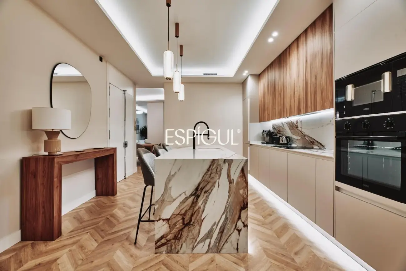 Piso en venta exterior con terraza en Sol, Centro