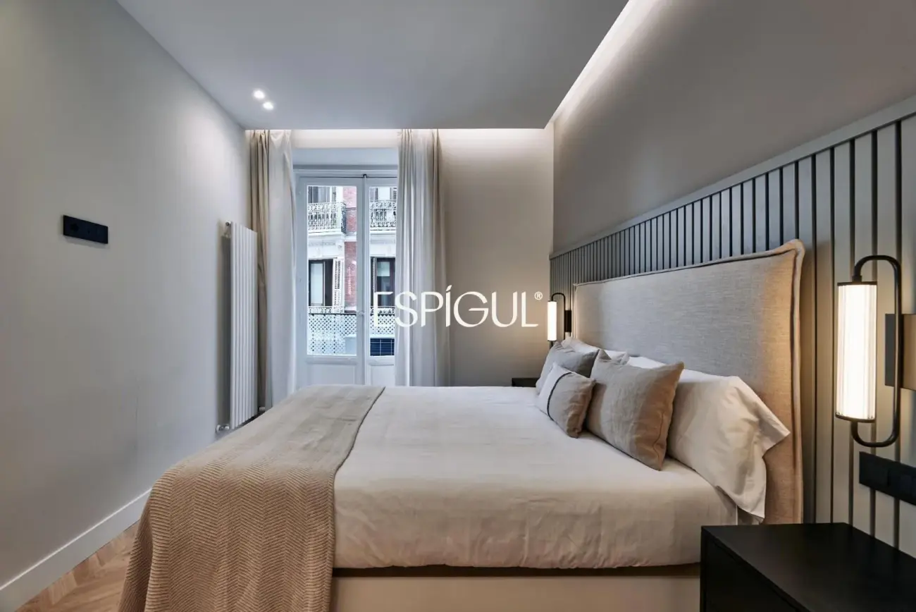 Piso en venta exterior con terraza en Sol, Centro