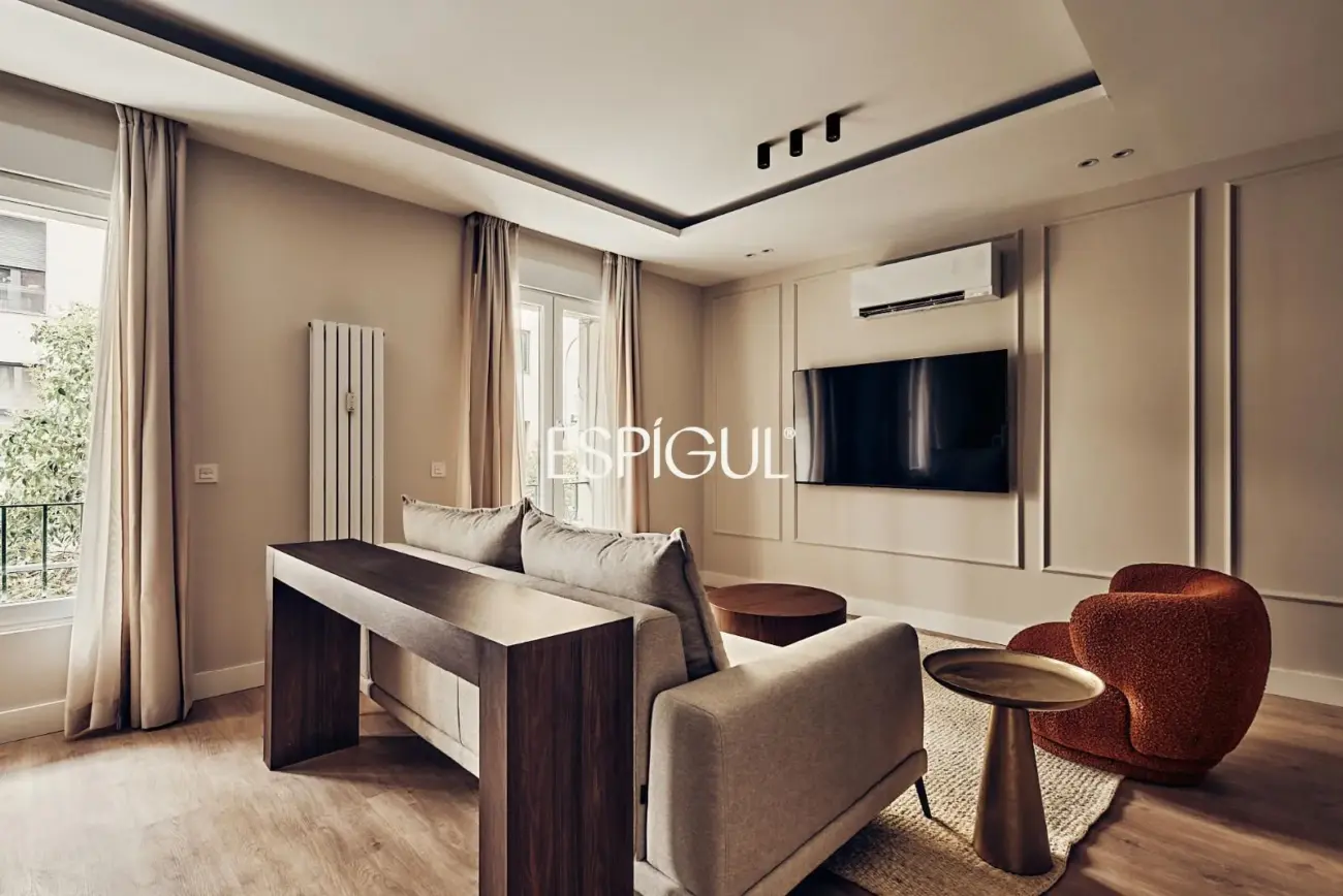 Piso en venta exterior y reformado en Guindalera