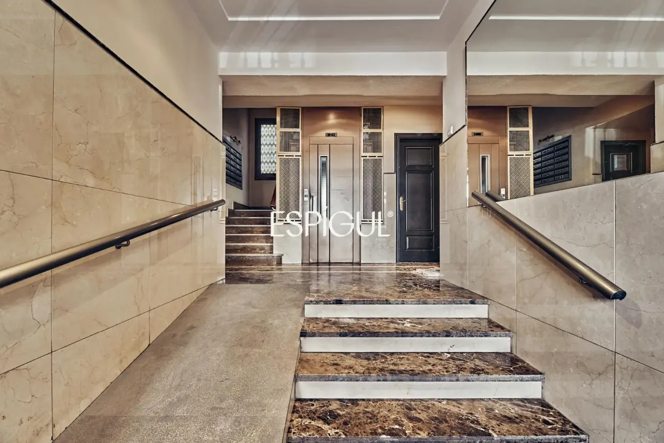 Piso en venta exterior y reformado en Guindalera