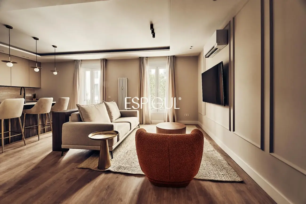 Piso en venta exterior y reformado en Guindalera