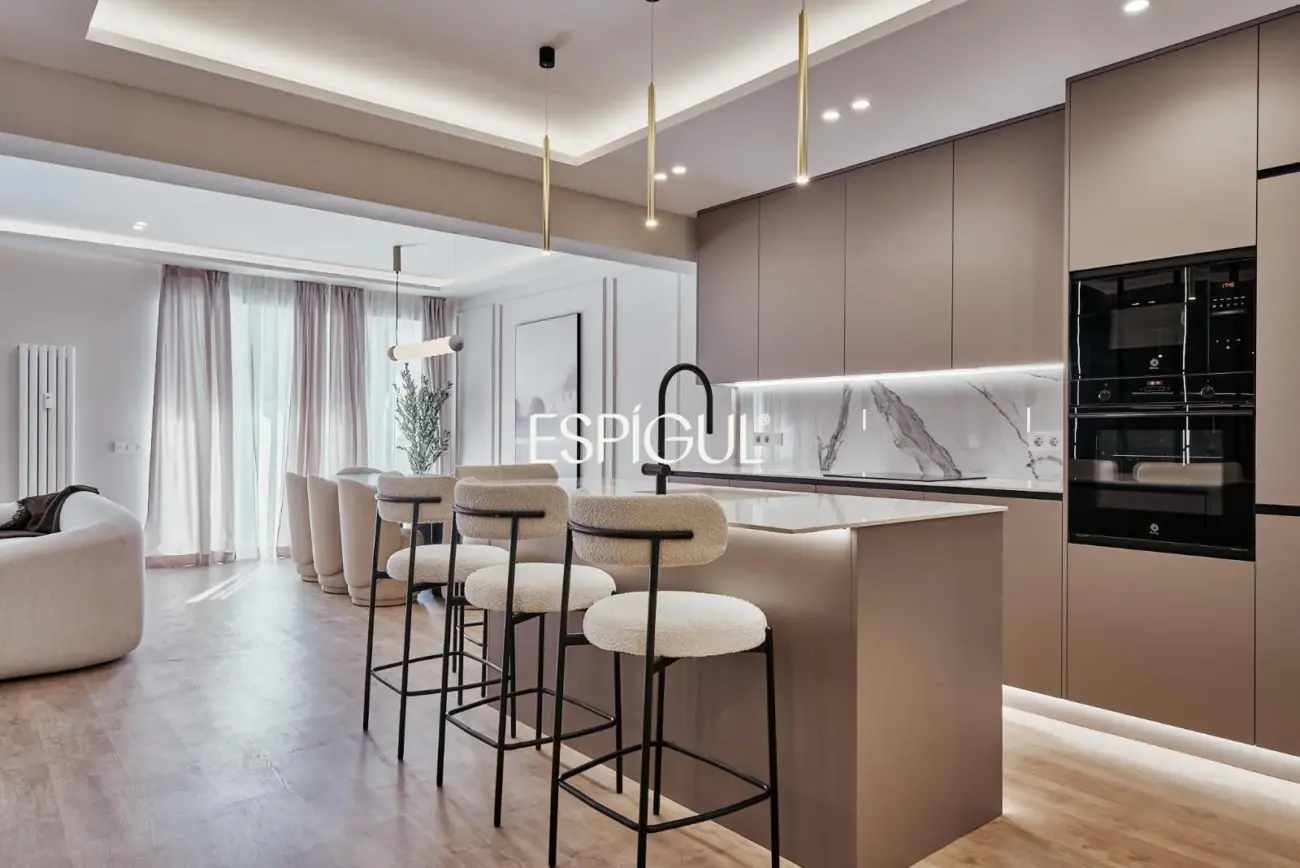 Piso en venta reformado, amueblado y con plaza de garaje incluida en el precio, Lista