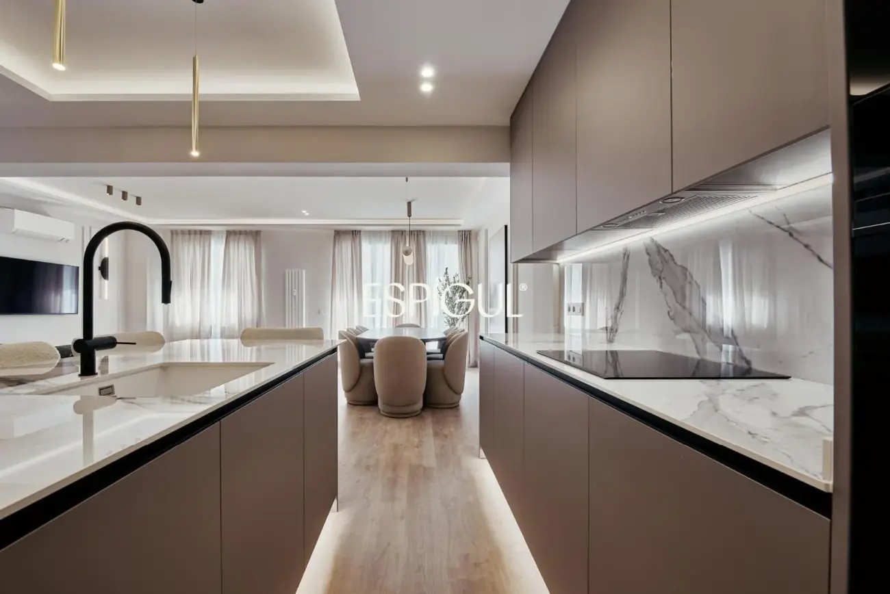 Piso en venta reformado, amueblado y con plaza de garaje incluida en el precio, Lista