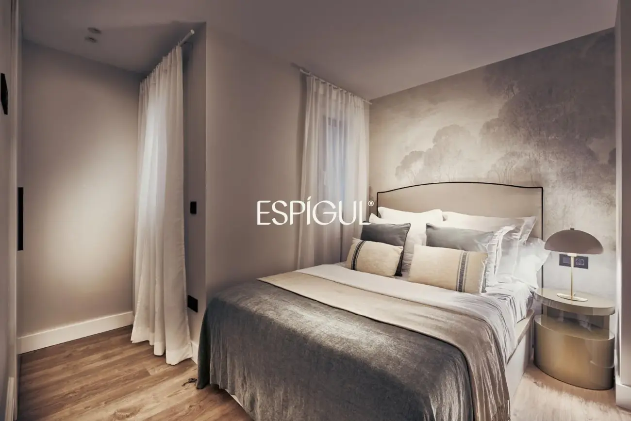 Piso en venta totalmente reformado y amueblado en Castellana