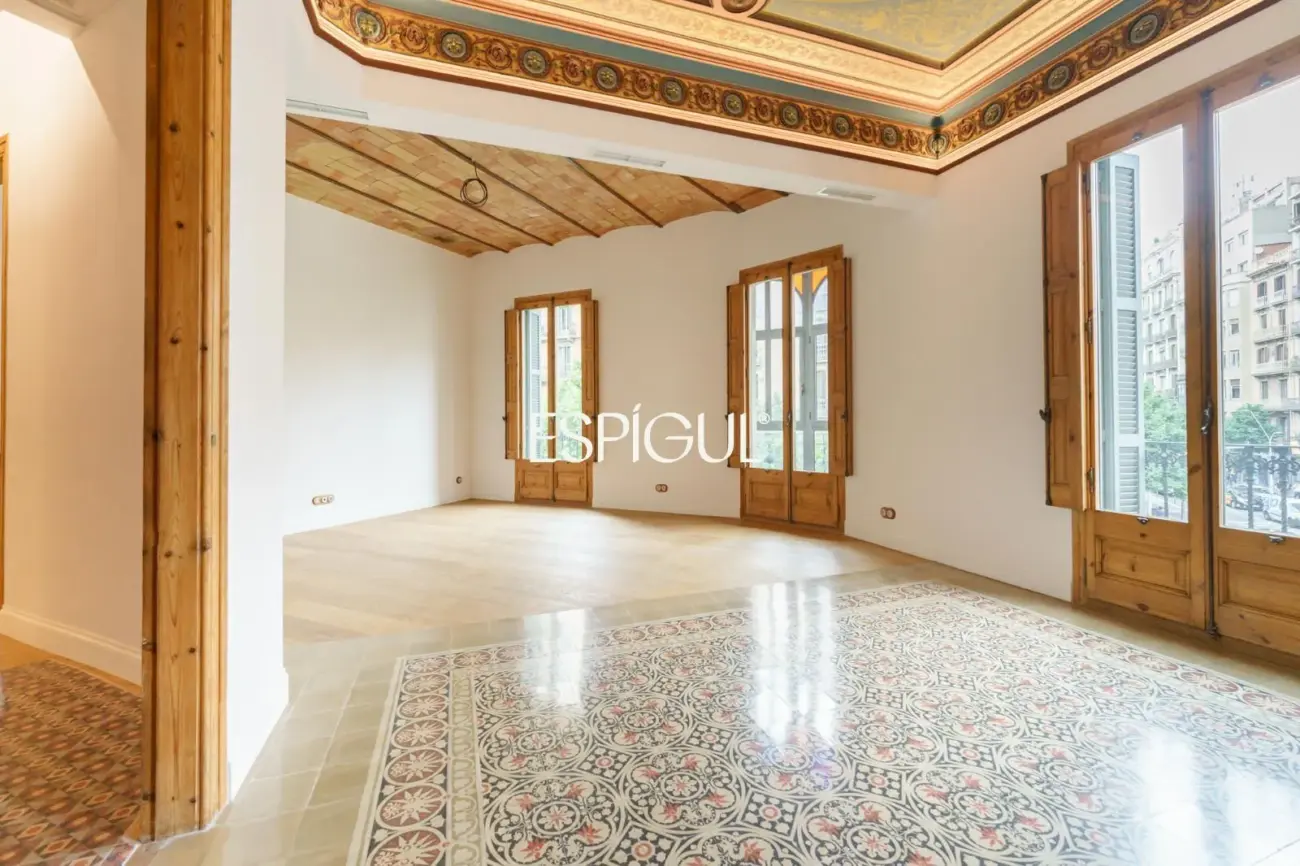 Piso muy luminoso y de diseño junto a Passeig de Gràcia