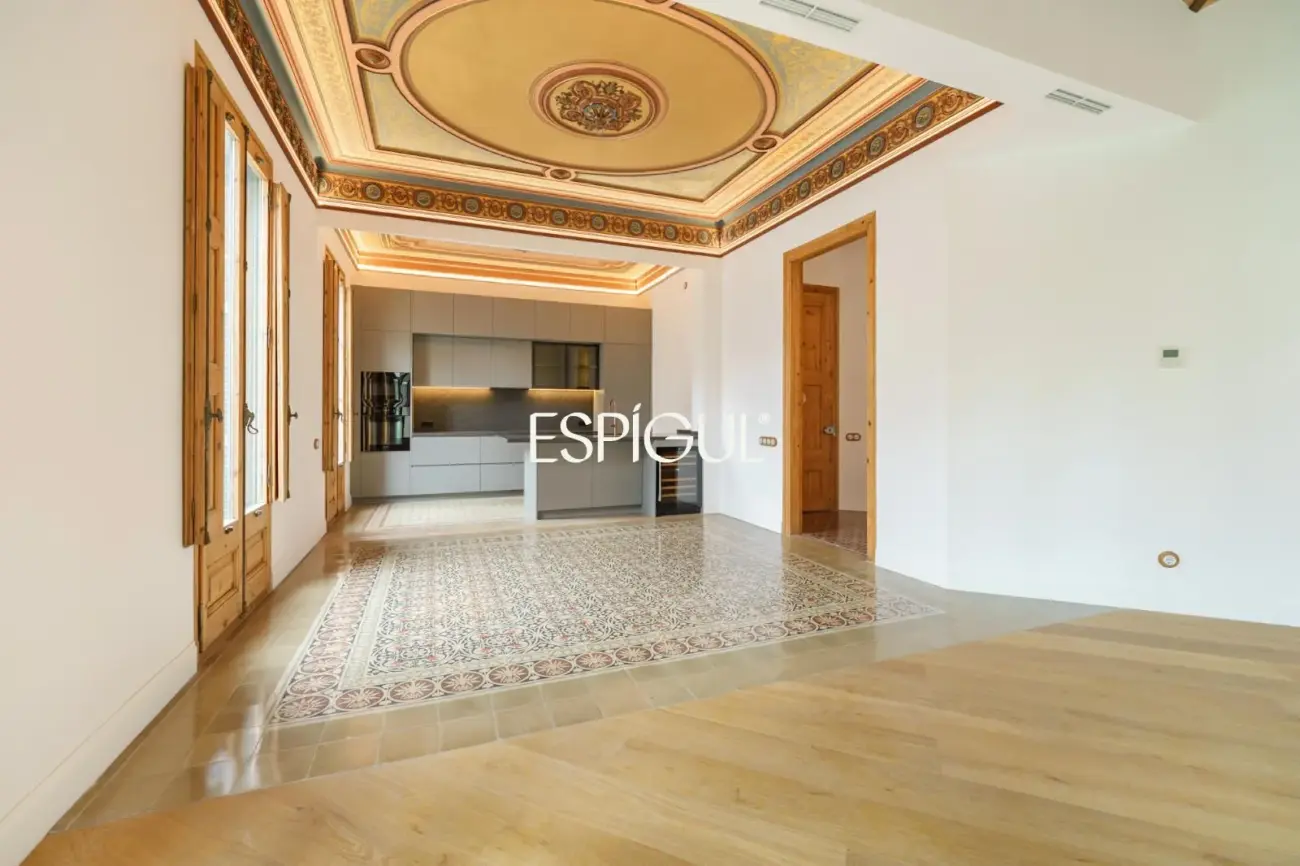 Piso muy luminoso y de diseño junto a Passeig de Gràcia