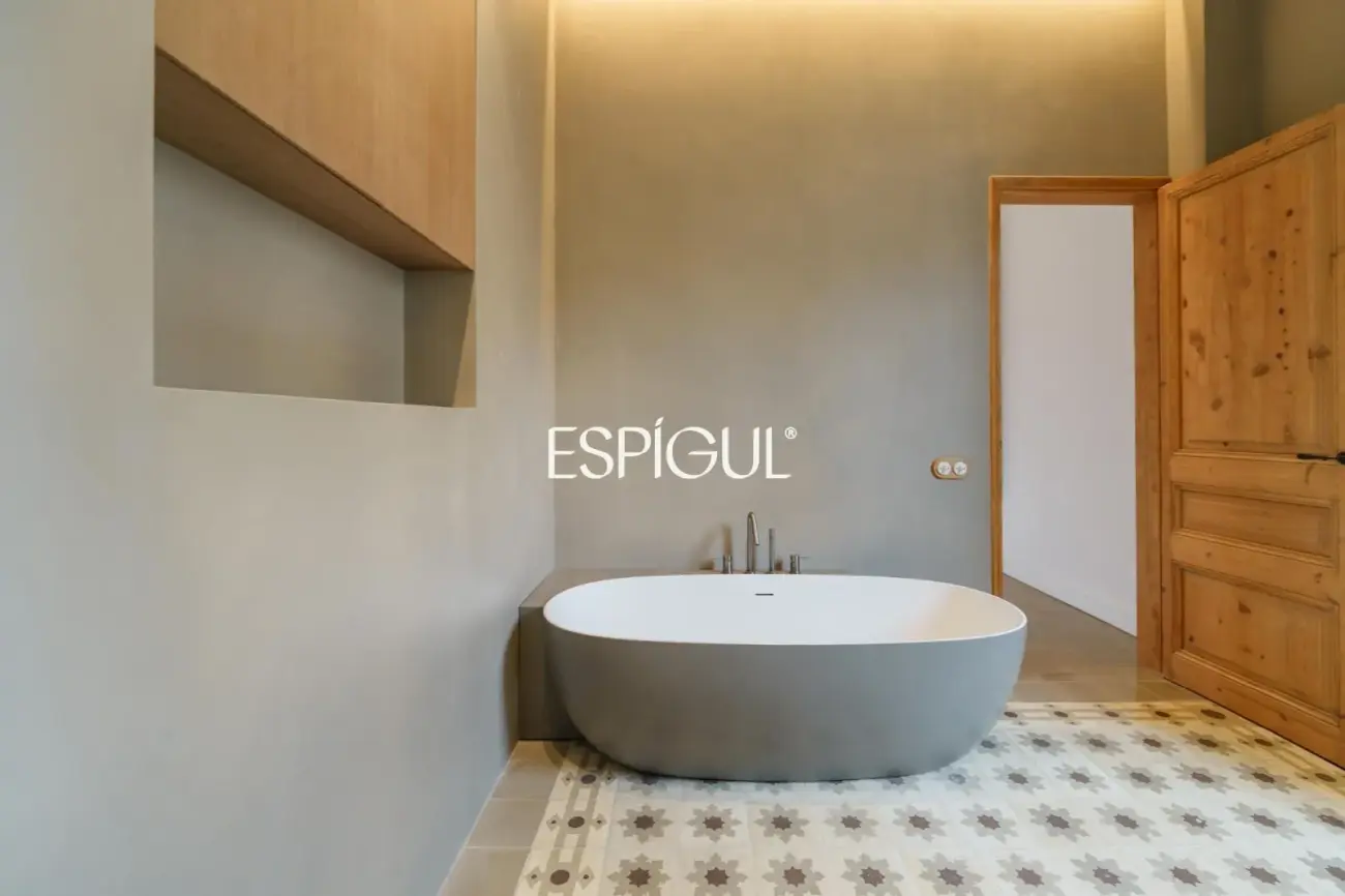 Piso muy luminoso y de diseño junto a Passeig de Gràcia