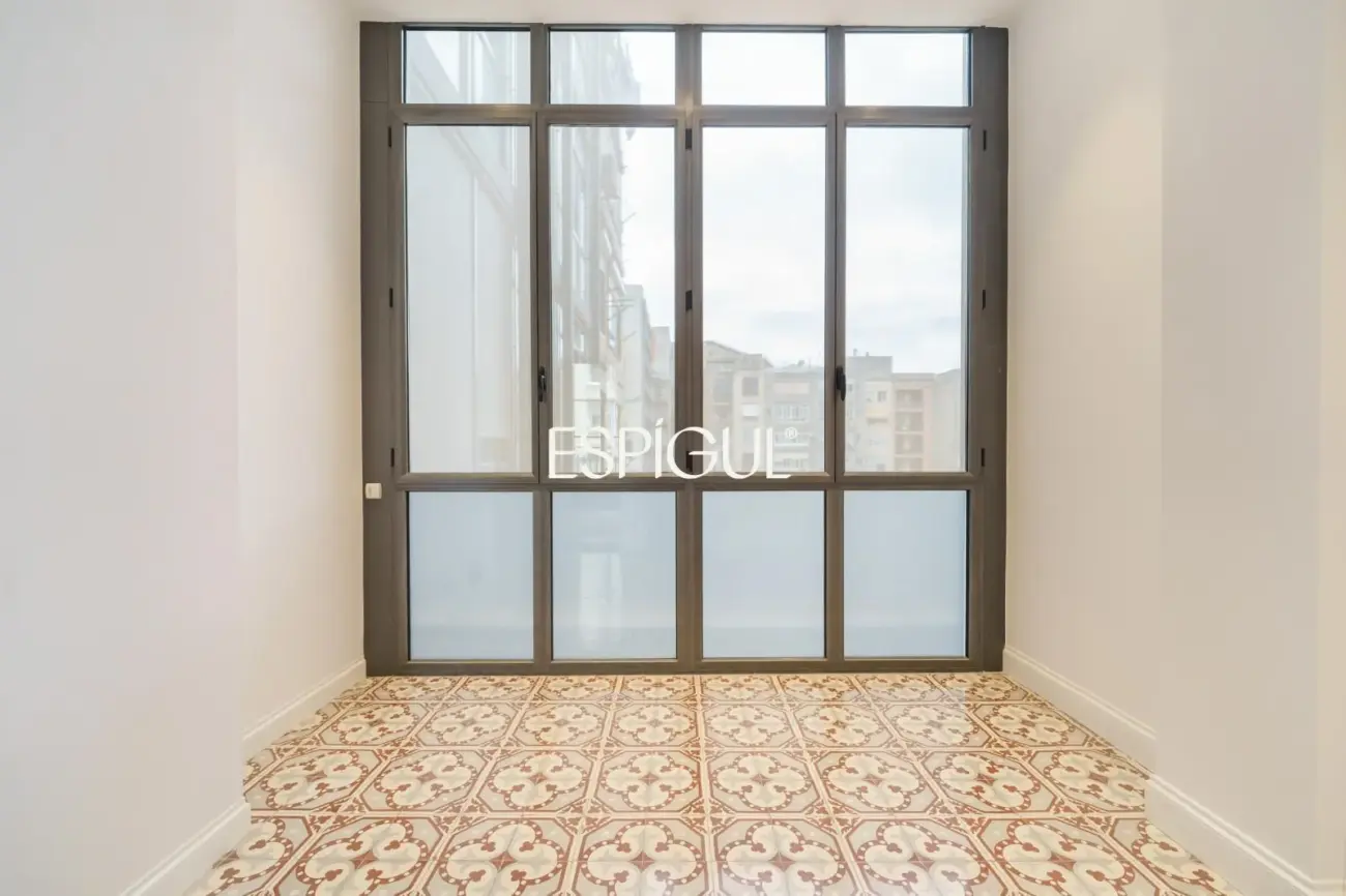 Piso muy luminoso y de diseño junto a Passeig de Gràcia