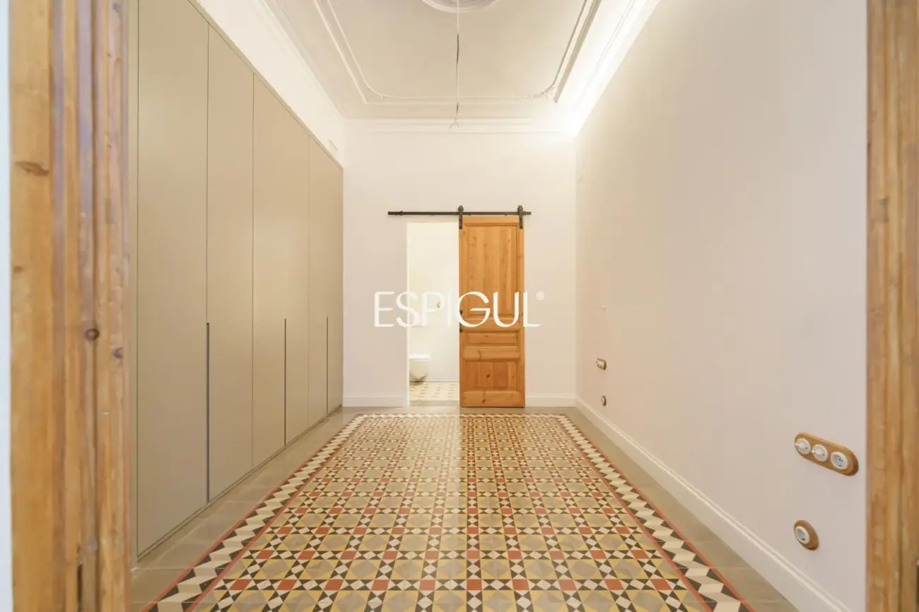 Piso muy luminoso y de diseño junto a Passeig de Gràcia