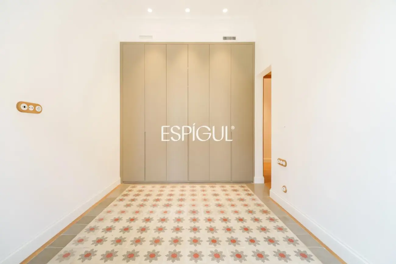 Piso muy luminoso y de diseño junto a Passeig de Gràcia